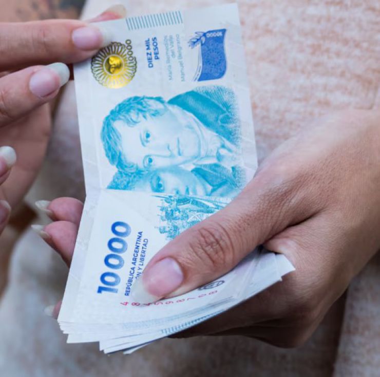 Varios recibirán $81.936 extra de ANSES en sus cuentas bancarias